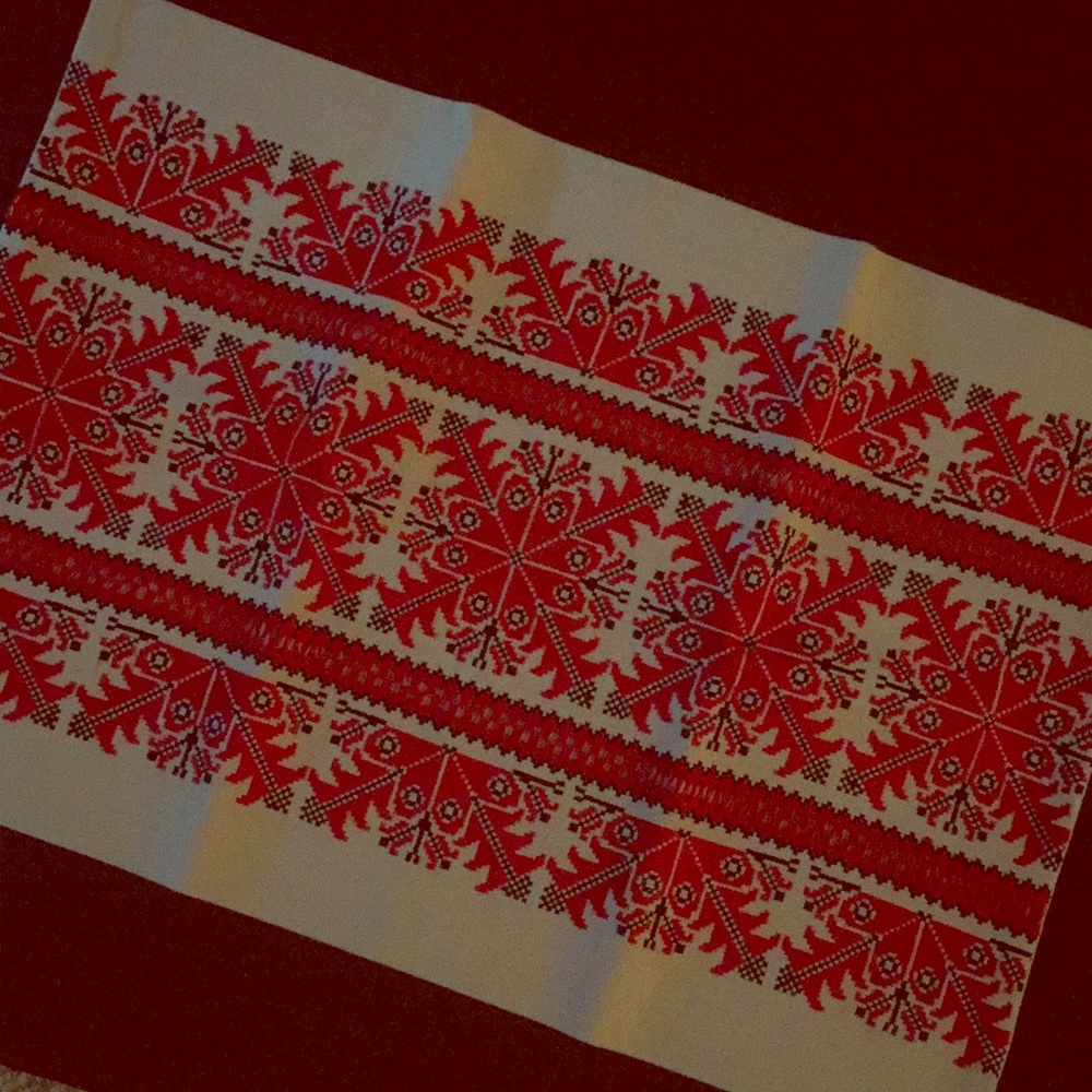 Hungarian folkloric artisan stitched pillowcase